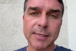 Flavio Bolsonaro afirmă că poliţia federală din Brazilia i-a cerut paşapoartele. Partidul său recunoaşte rezultatul alegerilor prezidenţiale