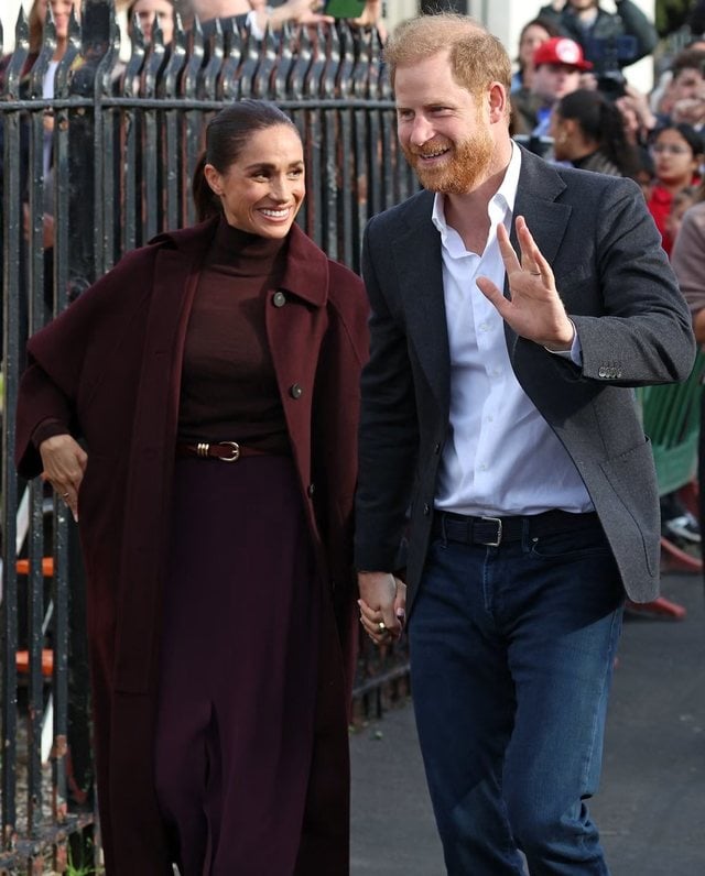 Harry şi Meghan şi-au făcut prima apariţie publică în Regatul Unit – VIDEO
