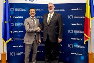 Adrian-Victor Vevera și ambasadorul Vietnamului, Le Vinh Thang, la ICI București