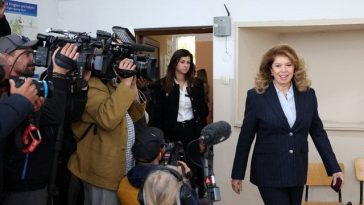 Alegeri în Bulgaria: Preşedinta în exerciţiu, uşor în frunte după primul tur, potrivit exit poll-urilor