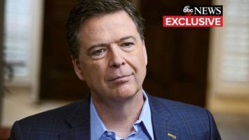 Fostul şef al FBI, James Comey, a fost pus sub acuzare pentru că ar fi transmis unui jurnalist în 2016 informaţii clasificate ca secret de apărare. Este a treia încercare de urmărire penală din partea Departamentului de Justiţie al lui Trump