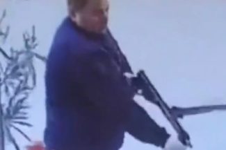 Arestul suspectului în atacul cu mitraliera de la Paris, ridicat, din cauză că Kevin T. este schizofren şi urma un tratament, anunţă PNAT. Analiza toxicologică a arătat ”prezenţa canabisului şi cocainei în sângele său”