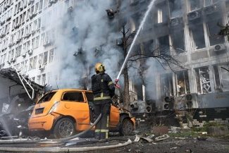 Rachete ruseşti lovesc campusul universitar din Kiev – un mort şi 10 răniţi, majoritatea studenţi