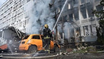 Rachete ruseşti lovesc campusul universitar din Kiev – un mort şi 10 răniţi, majoritatea studenţi