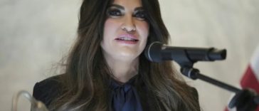 Preşedintele grec Konstantinos Tasoulas o privează pe Kimberly Guilfoyle de o ceremonie oficială tradiţională la plecarea din postul de ambasadoare a SUA în Grecia