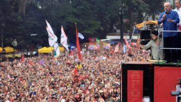 Lula, devansat de Bolsonaro, recuperează în sondaje în vederea turului doi al alegerilor prezidenţiale