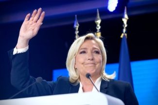 Le Pen şi-a lansat campania prezidenţială în Franţa, pe fondul protestelor care zguduie naţiunea