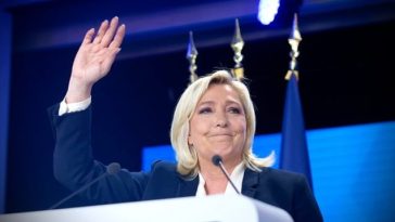 Le Pen şi-a lansat campania prezidenţială în Franţa, pe fondul protestelor care zguduie naţiunea