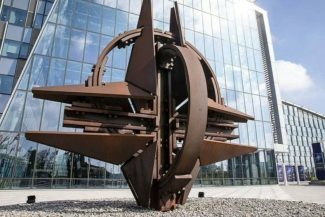 Principalele puteri europene din cadrul NATO se angajează să-şi asume un rol mai important în domeniul apărării şi reafirmă alianţa cu SUA