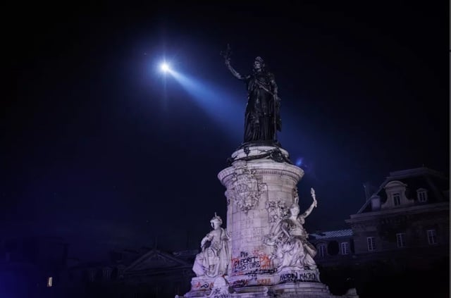 Interdicţia de circulaţie pe timpul nopţii în anumite zone, la Paris, prelungită până luni