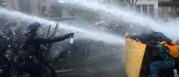 Proteste în Europa: 1.000 de persoane, arestate în timpul manifestaţiilor din Franţa. Au protestat peste 400.000 de francezi