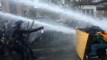 Proteste în Europa: 1.000 de persoane, arestate în timpul manifestaţiilor din Franţa. Au protestat peste 400.000 de francezi