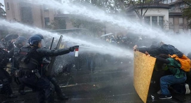 Proteste în Europa: 1.000 de persoane, arestate în timpul manifestaţiilor din Franţa. Au protestat peste 400.000 de francezi
