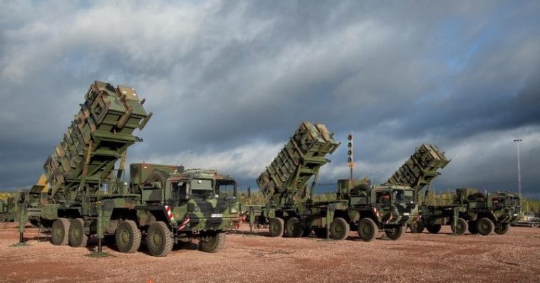 CNN: Ucraina a rămas fără rachete de interceptare Patriot, în timp ce Zelenski şi Trump se confruntă pe tema războiului