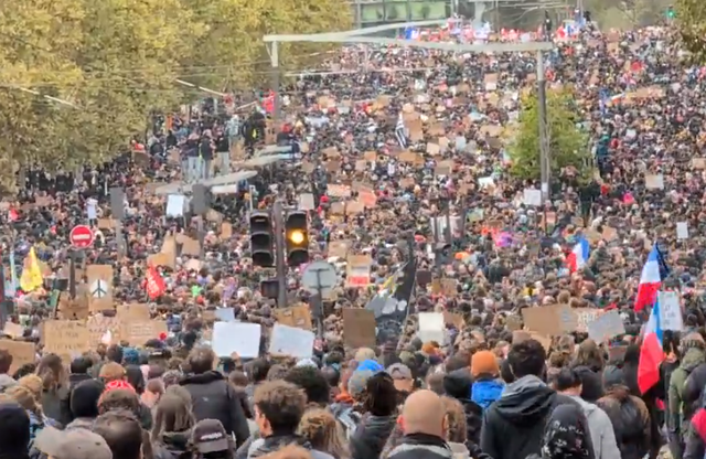 Zeci de mii de oameni au ieşit în stradă în Franţa pentru a protesta. Poliţia a folosit gaze lacrimogene – VIDEO