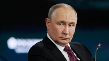Doi lideri nordici îl îndeamnă pe Putin să pună capăt războiului din Ucraina, într-un contact direct rar între europeni şi liderul de la Kremlin. Iniţiativa stârneşte însă scepticism şi critici din partea altor doi nordici