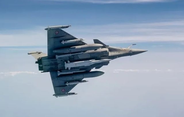 Franţa şi Regatul Unit anunţă că au efectuat pentru prima oară în istorie un exerciţiu militar nuclear comun, ””Rummy”, deasupra Mării Mediterane, în care au simulat un atac nuclear