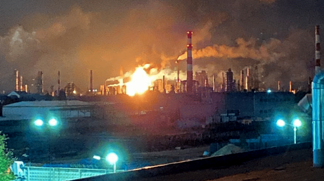 Rafinăria Rosneft din Riazan a oprit o unitate de procesare a petrolului după un atac ucrainean cu drone