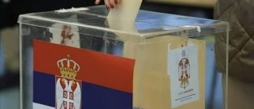 Alegeri în Serbia: Prezenţă ridicată la vot şi tensiuni. Secţiile de votare s-au închis
