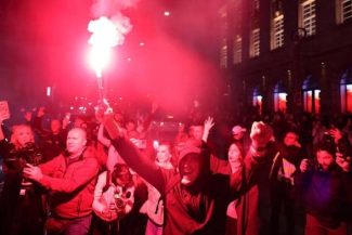 Serbia, într-o nouă eră. După înfrângerea lui Vucic, alegătorii aşteaptă să afle cum vor guverna liderii susţinuţi de studenţi. Aceştia se confruntă cu o serie de provocări dificile. Atmosferă sumbră la Moscova, care pierde un aliat
