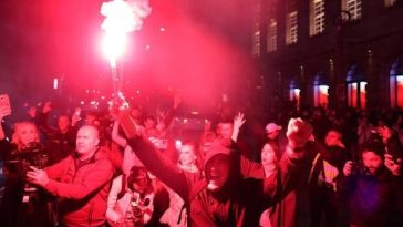 Serbia, într-o nouă eră. După înfrângerea lui Vucic, alegătorii aşteaptă să afle cum vor guverna liderii susţinuţi de studenţi. Aceştia se confruntă cu o serie de provocări dificile. Atmosferă sumbră la Moscova, care pierde un aliat