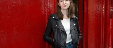 Cărţile scriitoarei irlandeze Sally Rooney, cunoscută pentru „Normal People” şi „Conversations with Friends”, nu mai pot fi vândute legal în Regatul Unit