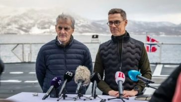 Preşedintele finlandez Alexander Stubb şi premierul norvegian Jonas Gahr Støre anunţă că au avut o convorbire la telefon ”sinceră şi substanţială”  cu preşedintele rus Vladimir Putin