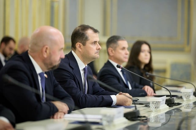 Chişinăul îndeamnă Ucraina să utilizeze reţeaua feroviară moldovenească pentru exporturile către România (Evropeiska Pravda)