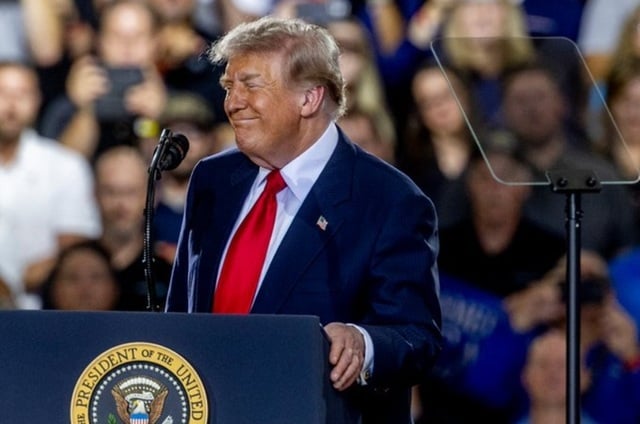 Trump dă asigurări, la un miting în Michigan, că un acord comercial cu Canada, care ”fură neîncetat” SUA, urmează să aibă loc ”rapid”. ”Vom rezolva asta rapid. Ei sunt pregătiţi să nea dea tot ceea vrem”