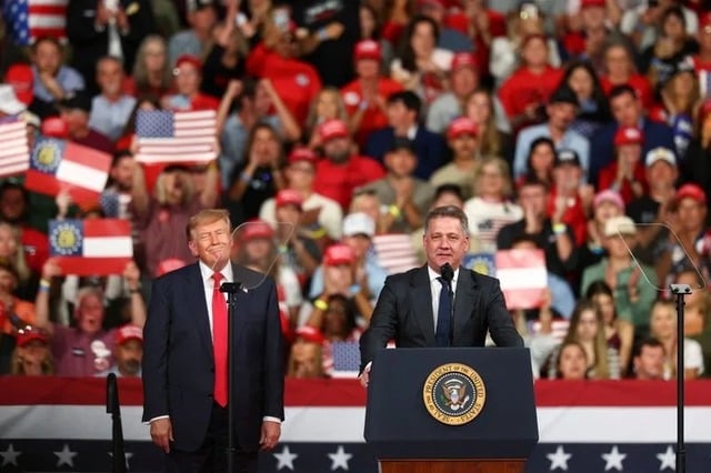 Prezenţa şefului Audi la un miting al lui Donald Trump provoacă un val de indignare în Germania