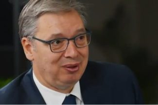 Bătăile, atacurile cibernetice şi ameninţările au aruncat o umbră asupra Serbiei lui Vucic în pragul alegerilor