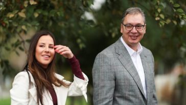 Alegeri în Serbia: Vucic a aşteptat o oră şi jumătate la rând pentru a vota – VIDEO