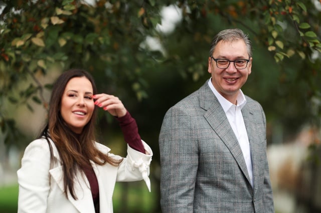 Alegeri în Serbia: Vucic a aşteptat o oră şi jumătate la rând pentru a vota – VIDEO