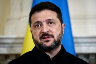 Zelenski îl sfidează pe Trump şi reia atacurile împotriva rafinăriilor ruseşti